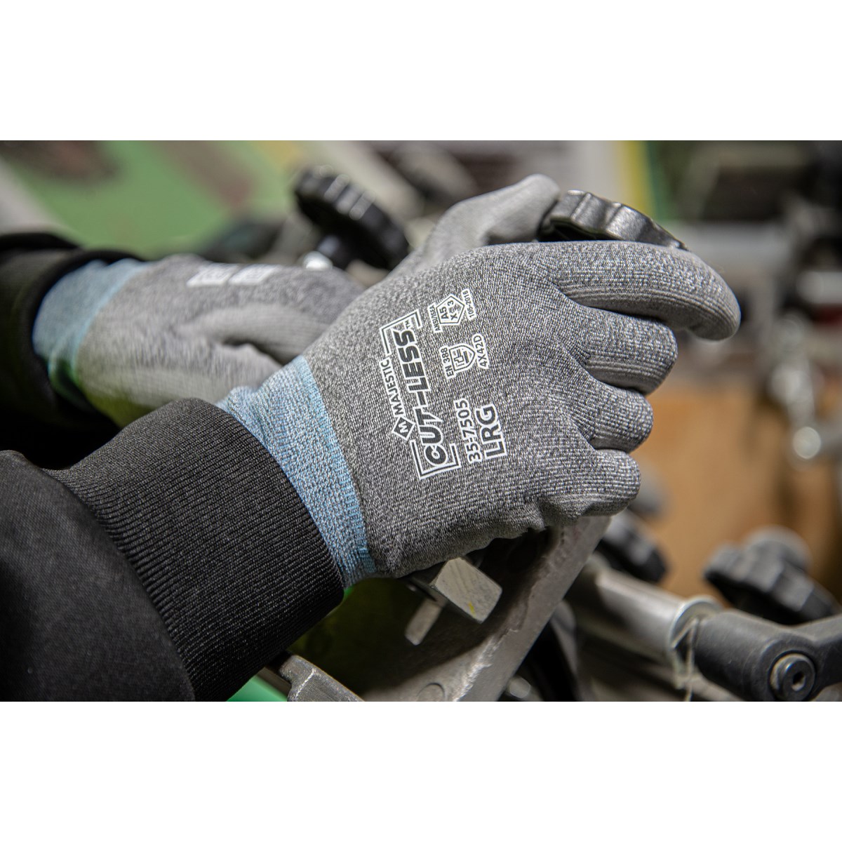 T-MAJE Cut-Less Korplex Glove with Polyurethane Palm, 18g, ANSI A5