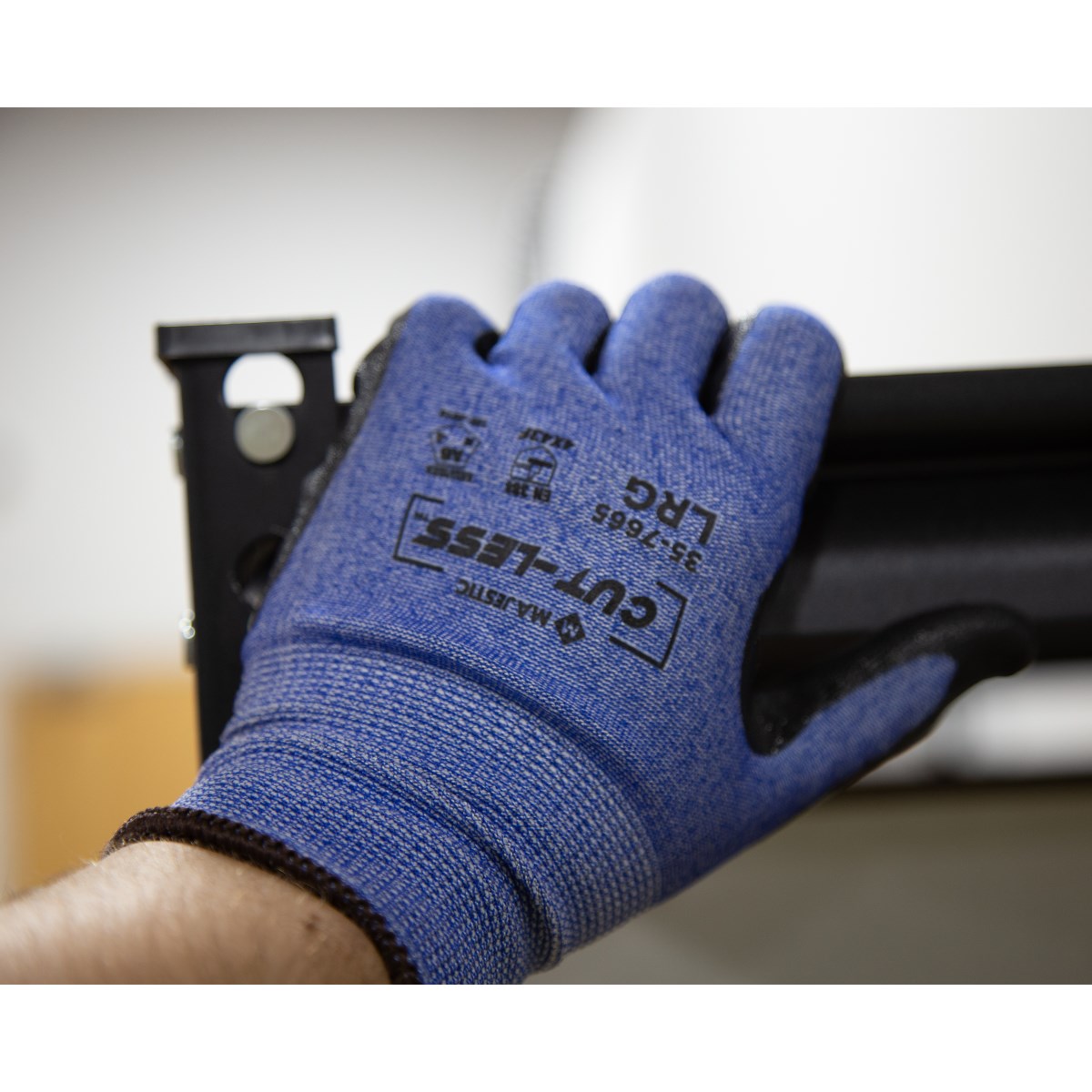 Cut-Less Korplex Glove with Foam Nitrile Palm, ANSI A6 | Majestic